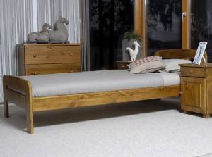 Pat din lemn 90x200 cu somieră Klaudia stejar